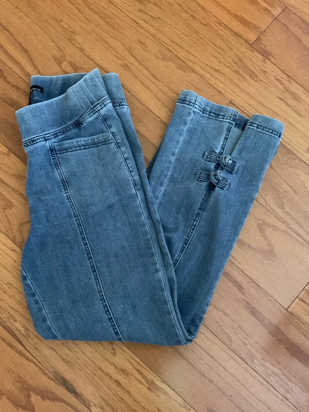 NWOT LADIES BOOT LEG JEAN  BY  FDJ  FRENCH DRESSING. SIZE 12